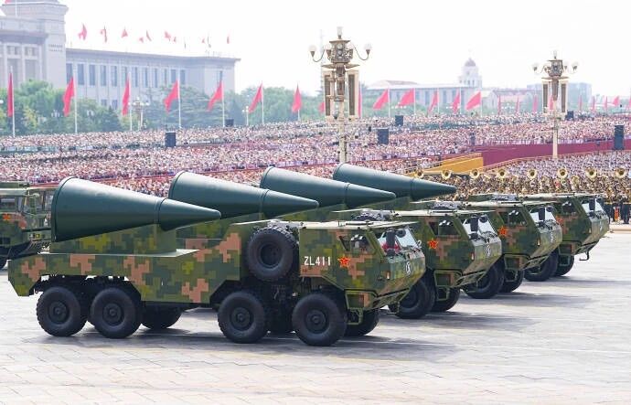 致敬强国荣光，汲取奋进力量：sunbet计算机全员同看九三阅兵，铭记抗战胜利80周年